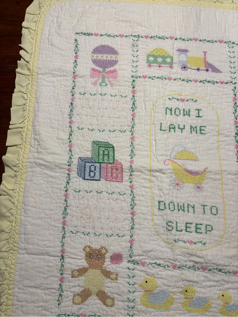 vintage hand-embroidered baby quilt now I lay me down to sleep Yellow Trim 35x40